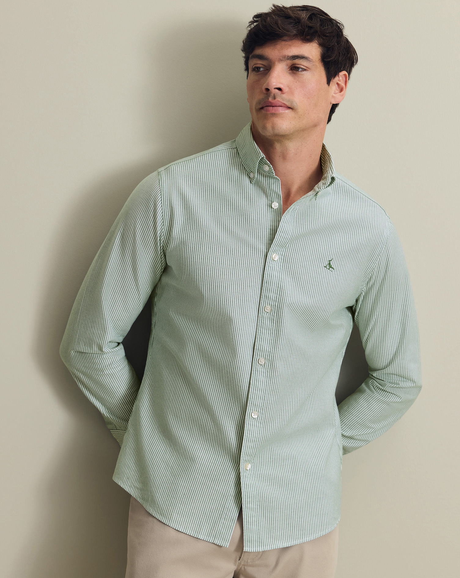CSC0057GWT_MODEL_UNTUCKED_01