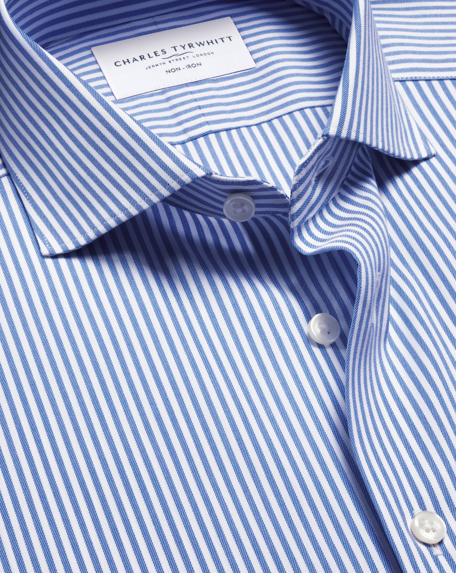 FOB0814RYL_COLLAR_DETAIL_01