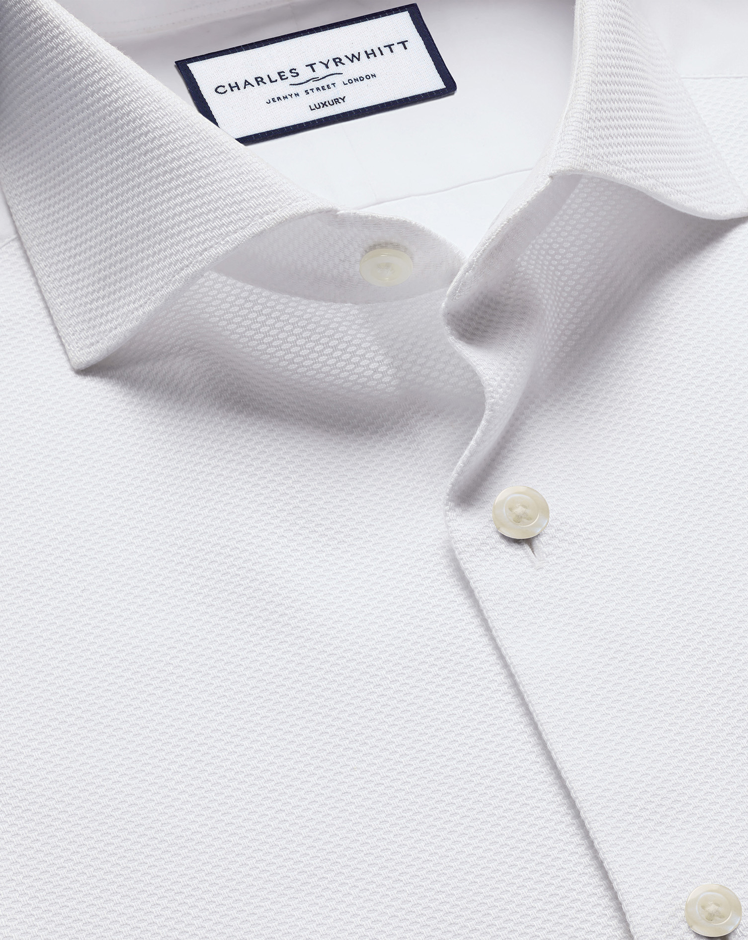 FOL0240WHT_COLLAR_DETAIL_01