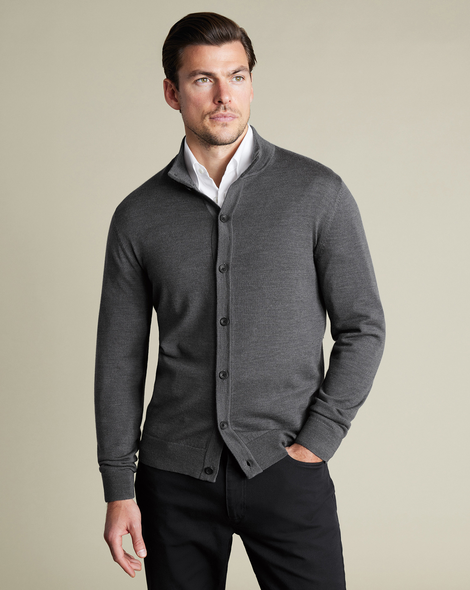 KNC0099GRY_MODEL_FRONT
