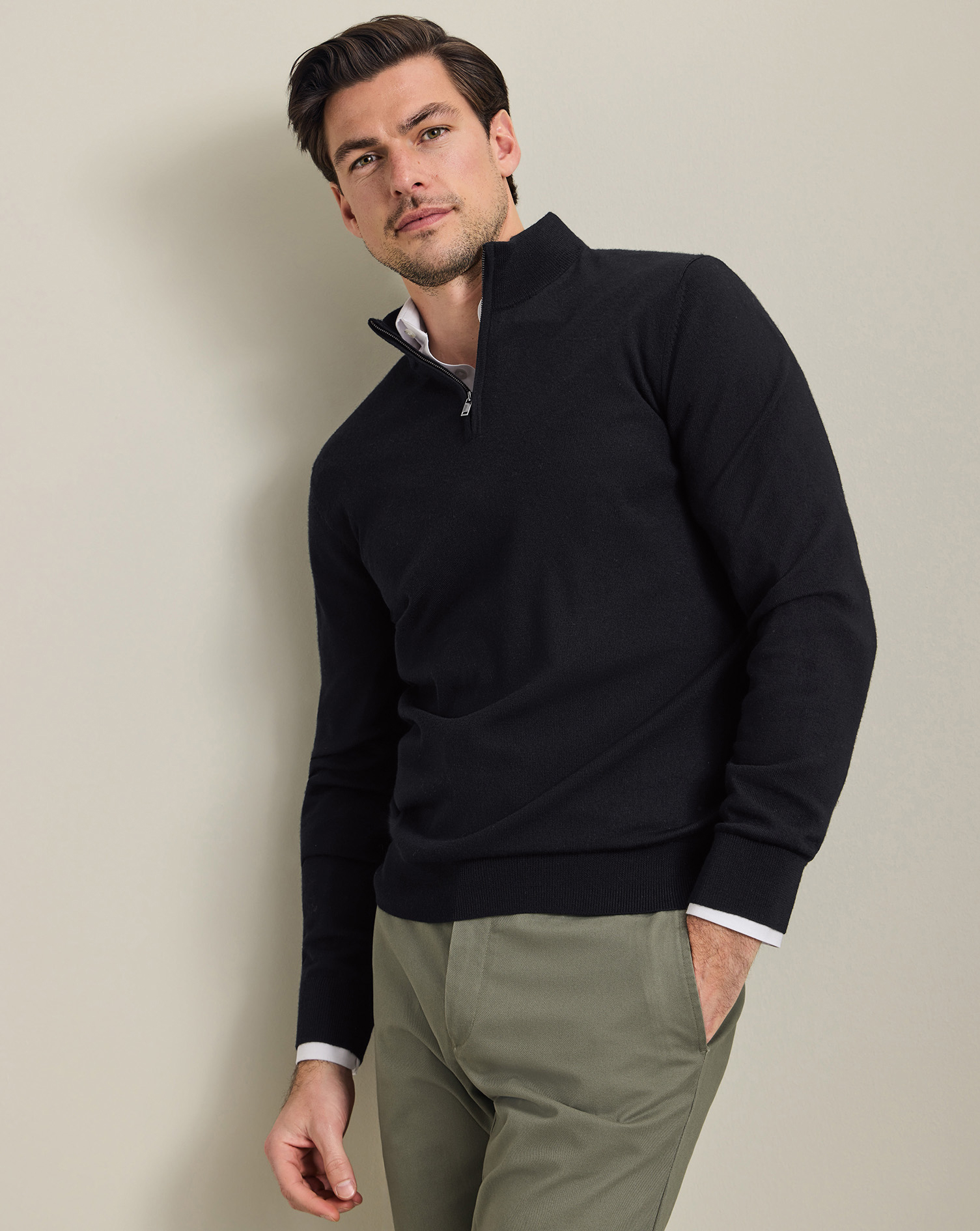 KNJ0321BLK_MODEL_FRONT_01