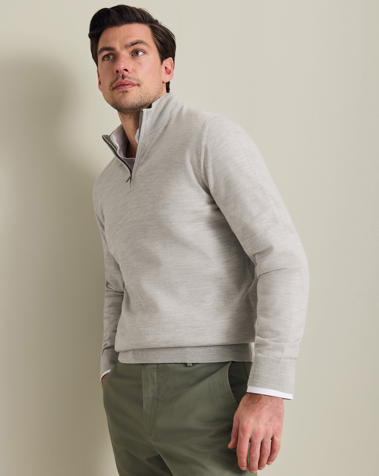 KNJ0359SLV_MODEL_FRONT_01