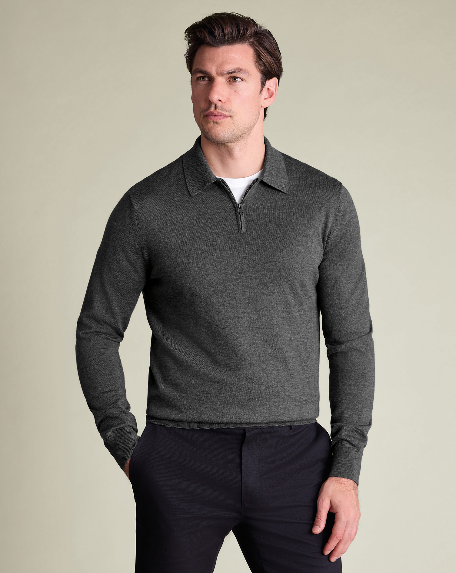 KNM0011GRY_MODEL_FRONT