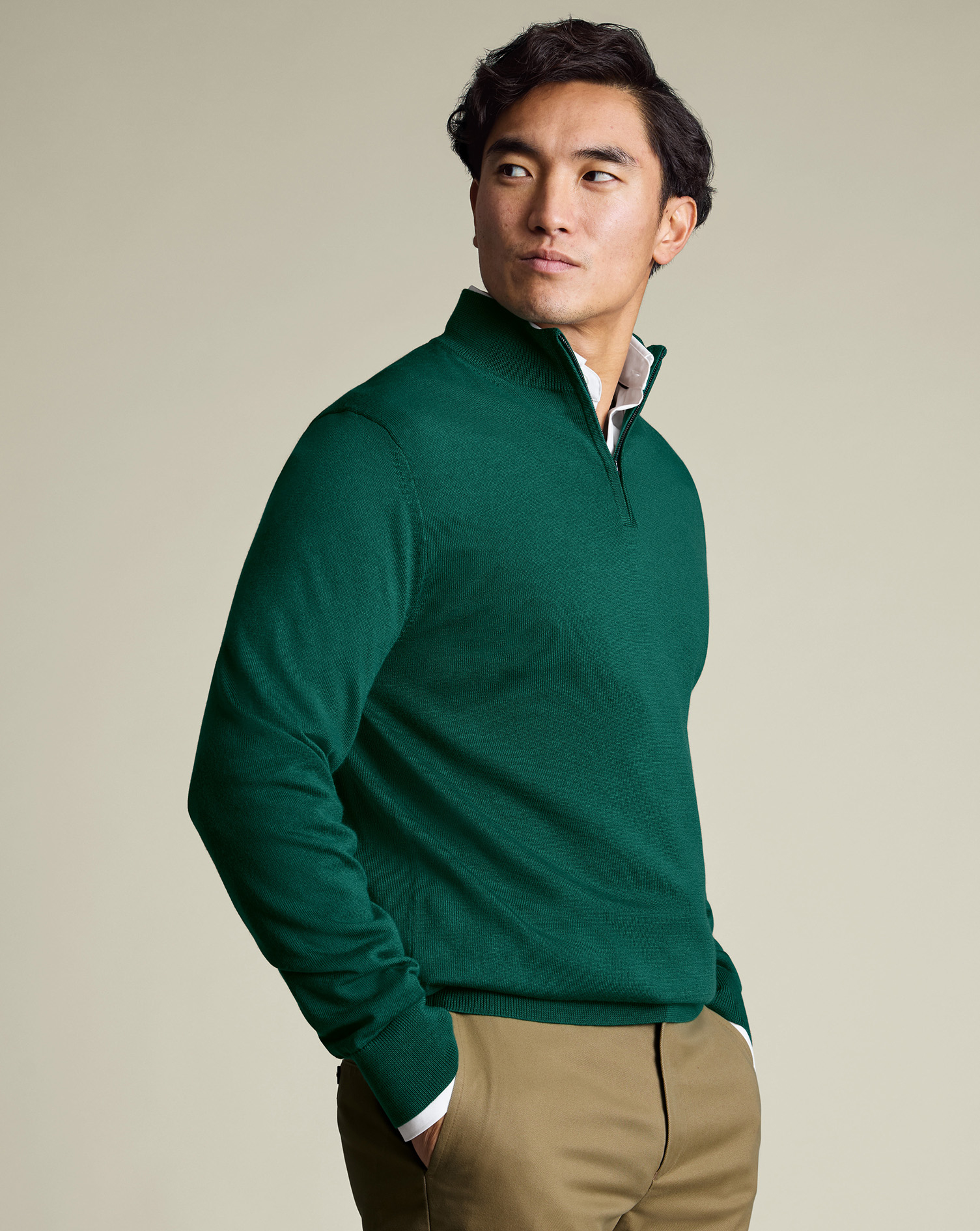 KNM0015BGN_MODEL_FRONT_01