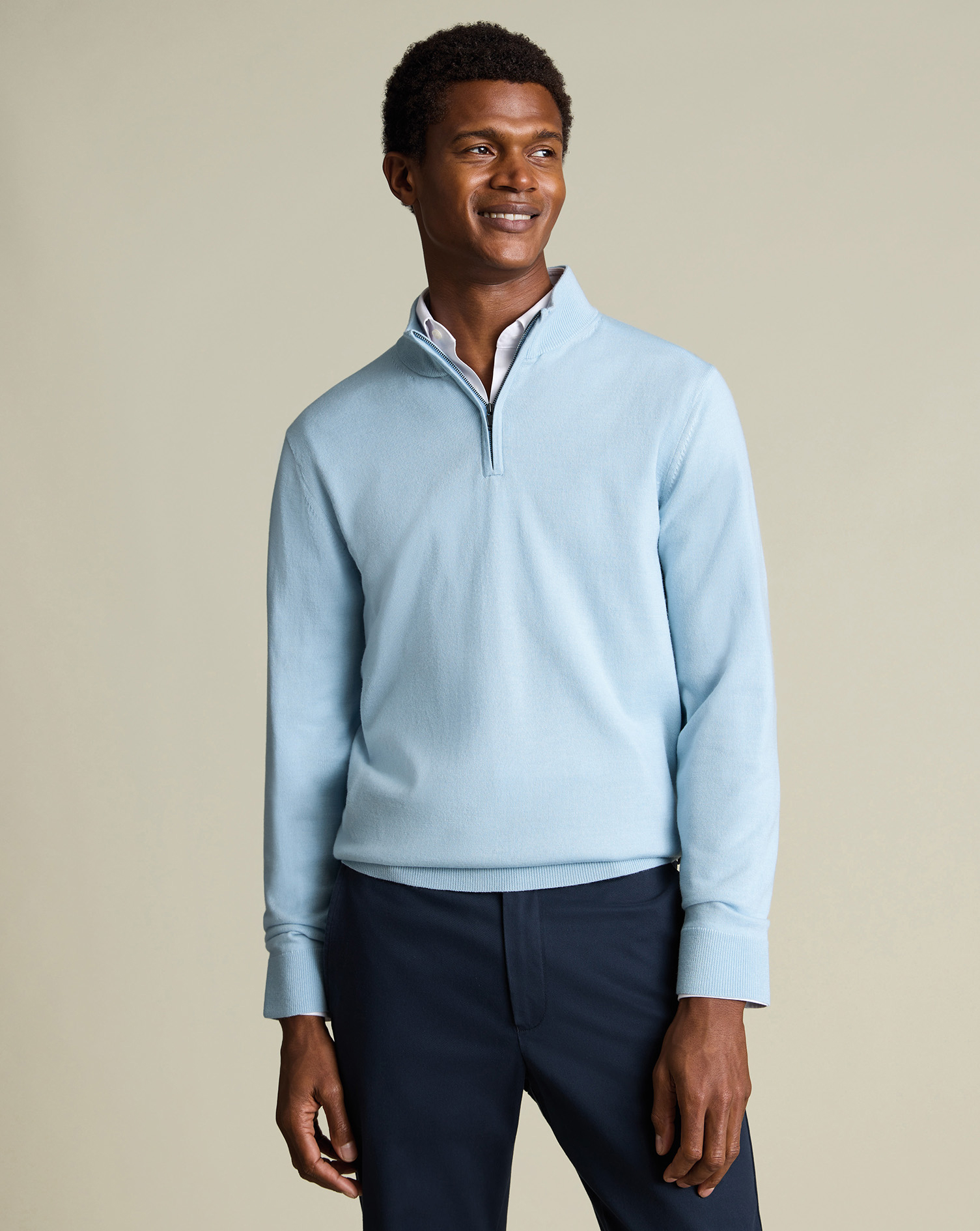 KNM0015CEB_MODEL_FRONT_01