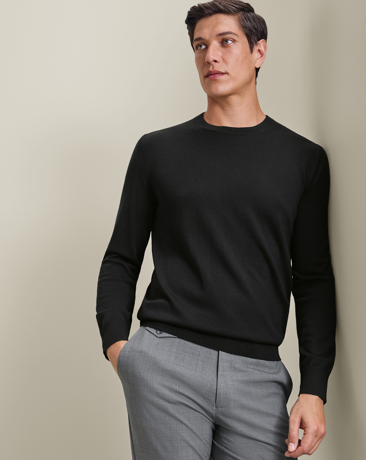 KNM0017BLK_MODEL_FRONT_01