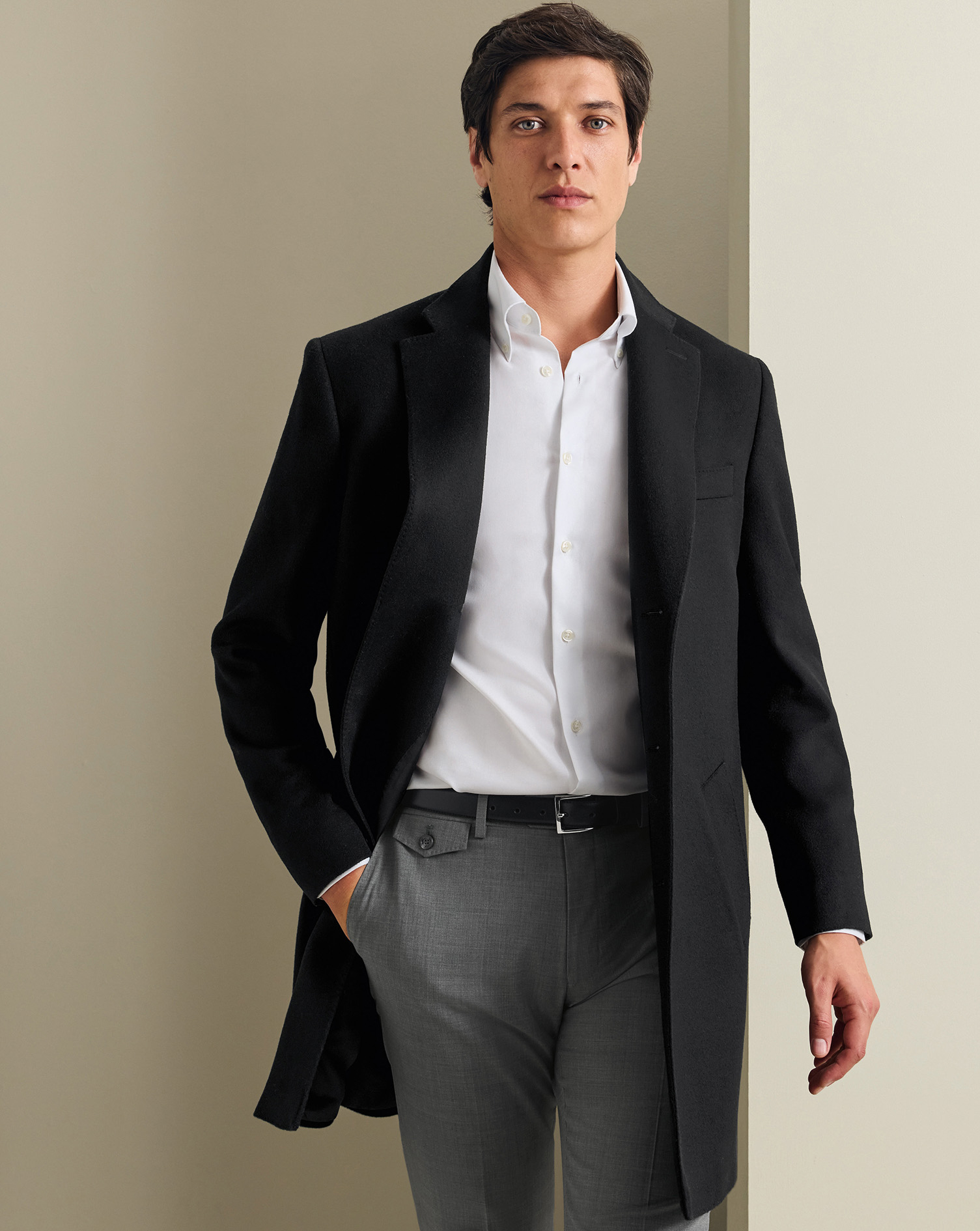 OUF0068BLK_MODEL_FRONT_01