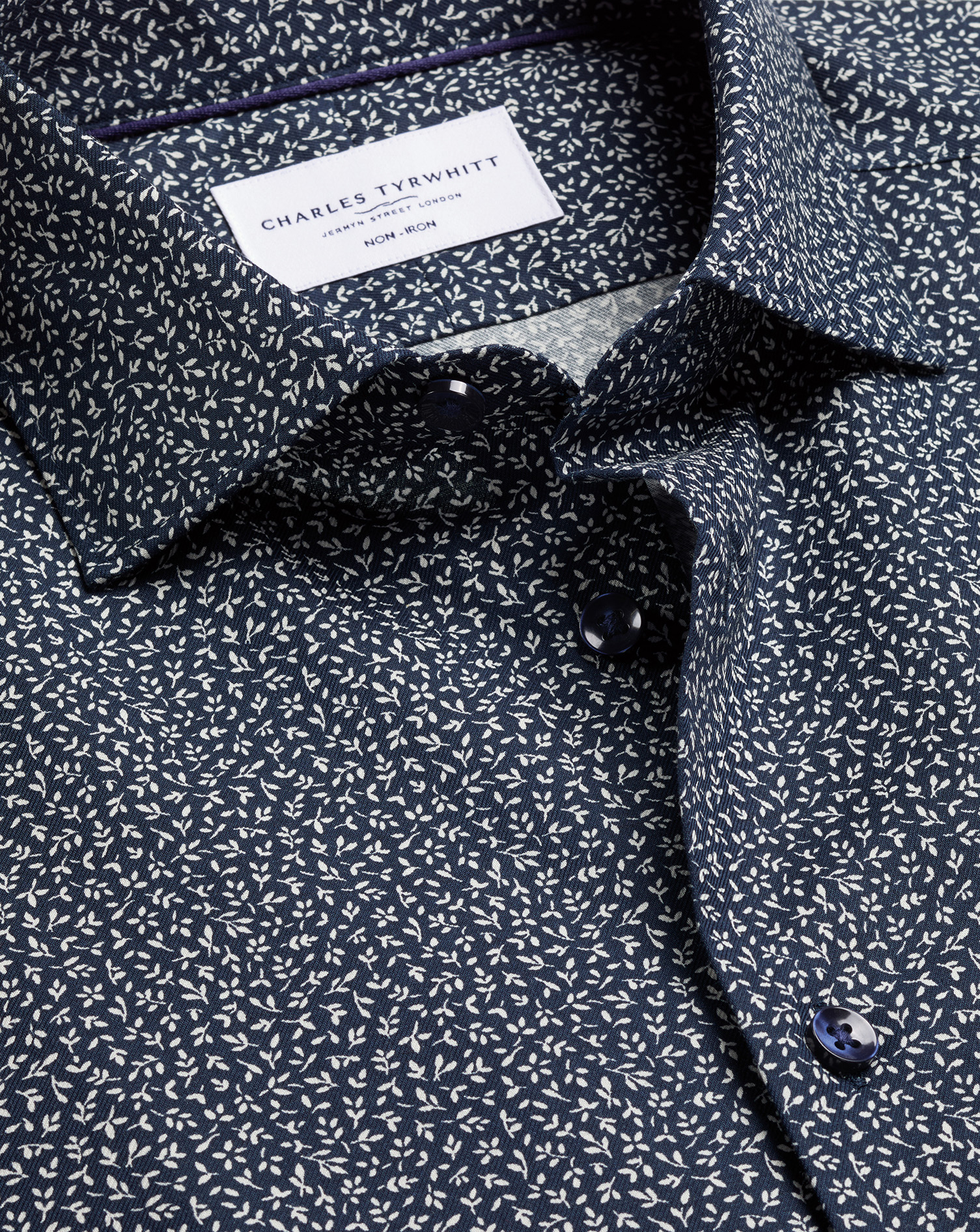 SCS0087NAV_COLLAR_DETAIL_01