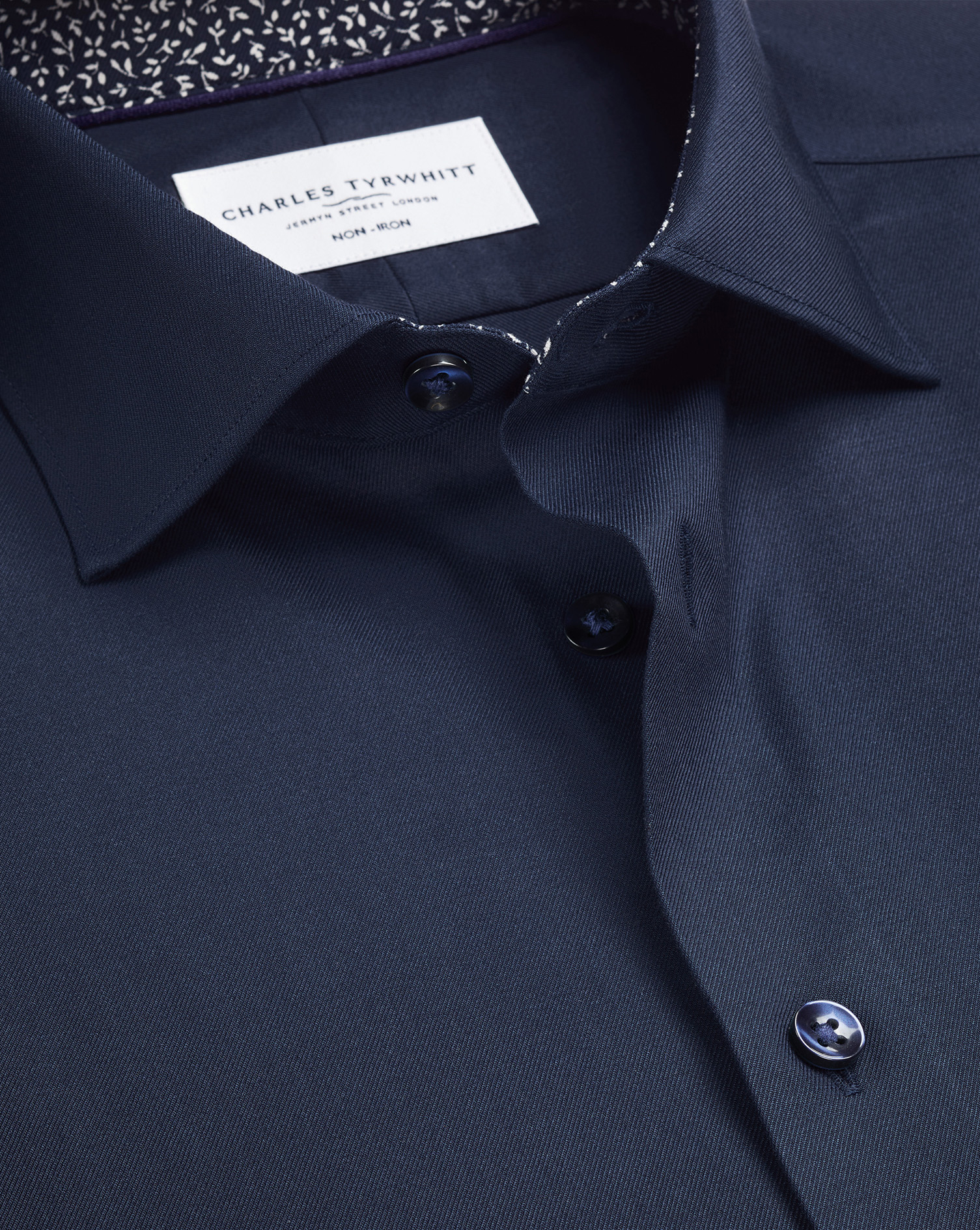 SCS0096NAV_COLLAR_DETAIL_01
