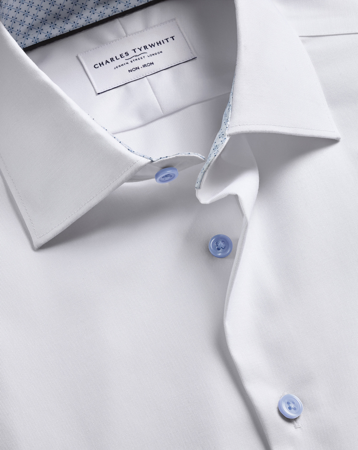 SCS0131WHT_COLLAR_DETAIL_01