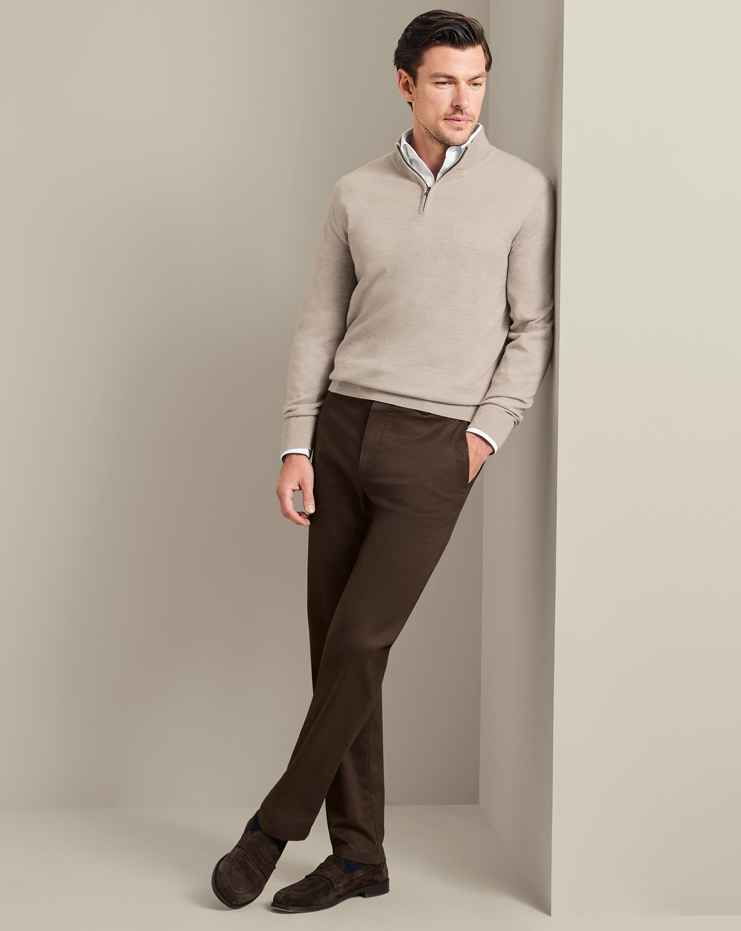 TRC0288CHC_MODEL_FULL_FRONT_01