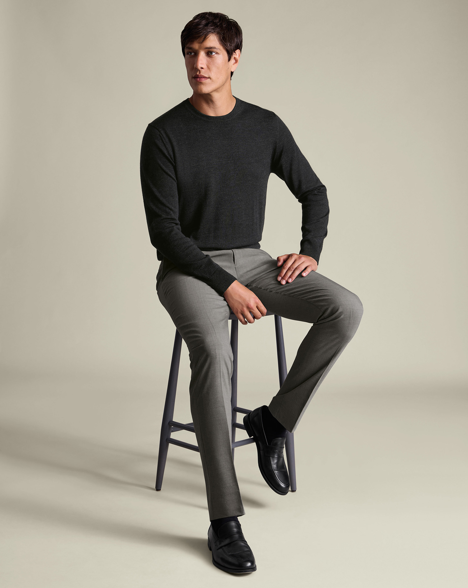 TRT0452GRY_MODEL_FULL_FRONT
